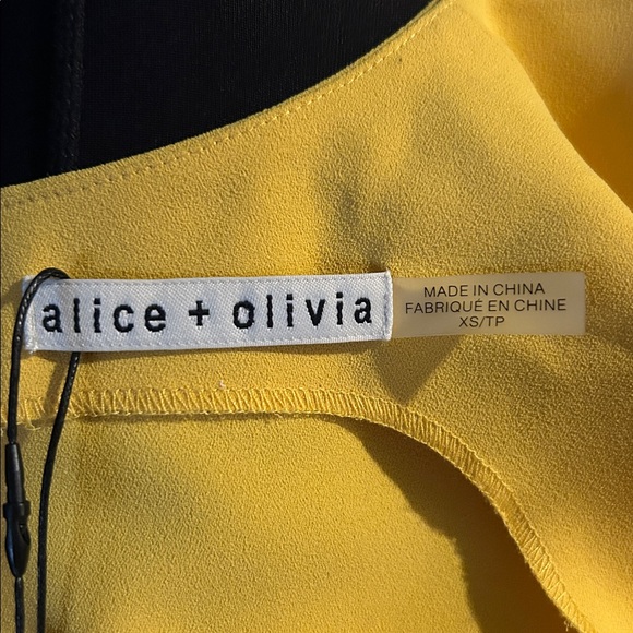 NWT ALICE + OLIVIA Lyndsay Top - Picture 4 of 5